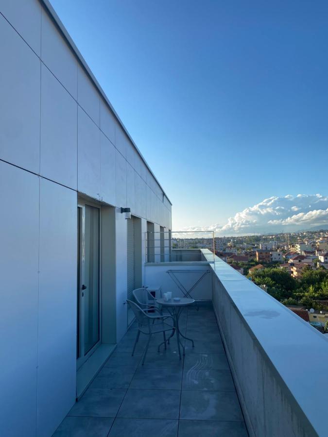 ティラナ Luxury Rooftop 23 Bed & Breakfast エクステリア 写真