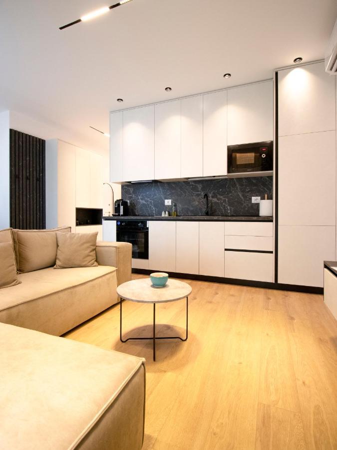 ティラナ Luxury Rooftop 23 Bed & Breakfast エクステリア 写真