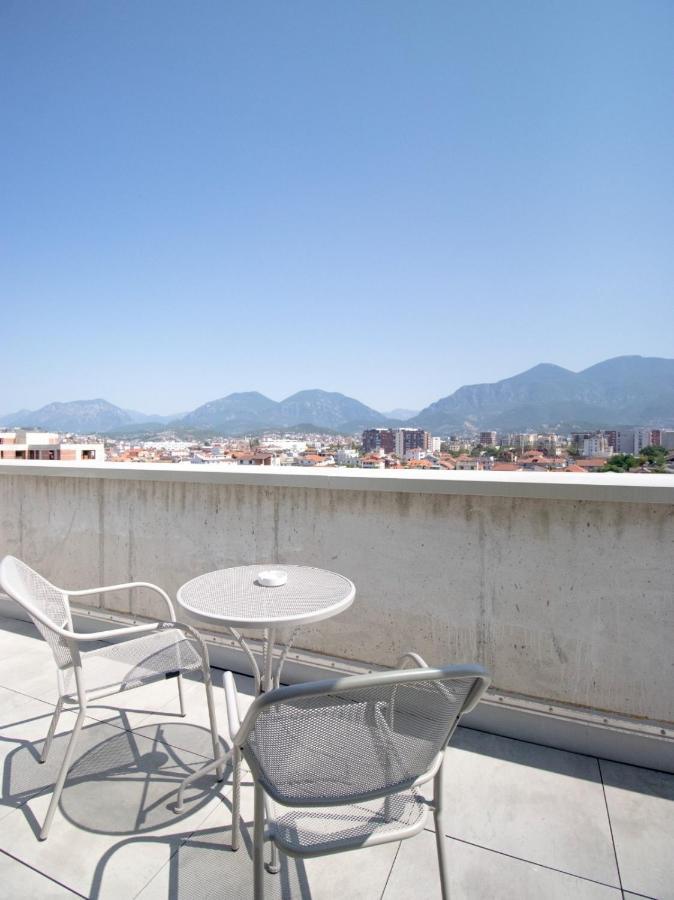 ティラナ Luxury Rooftop 23 Bed & Breakfast エクステリア 写真