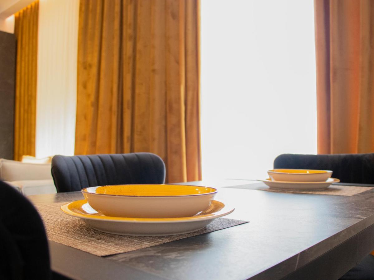 ティラナ Luxury Rooftop 23 Bed & Breakfast エクステリア 写真