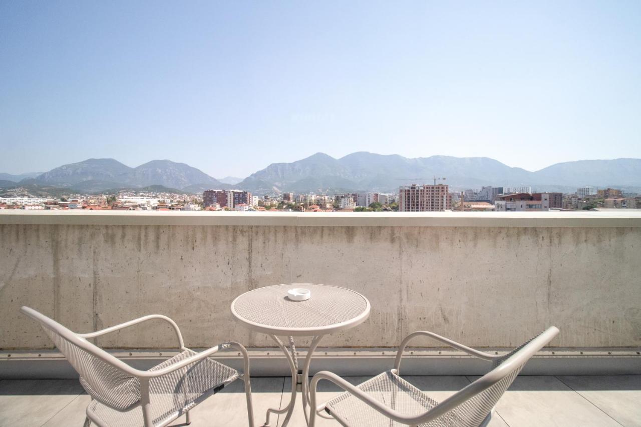 ティラナ Luxury Rooftop 23 Bed & Breakfast エクステリア 写真