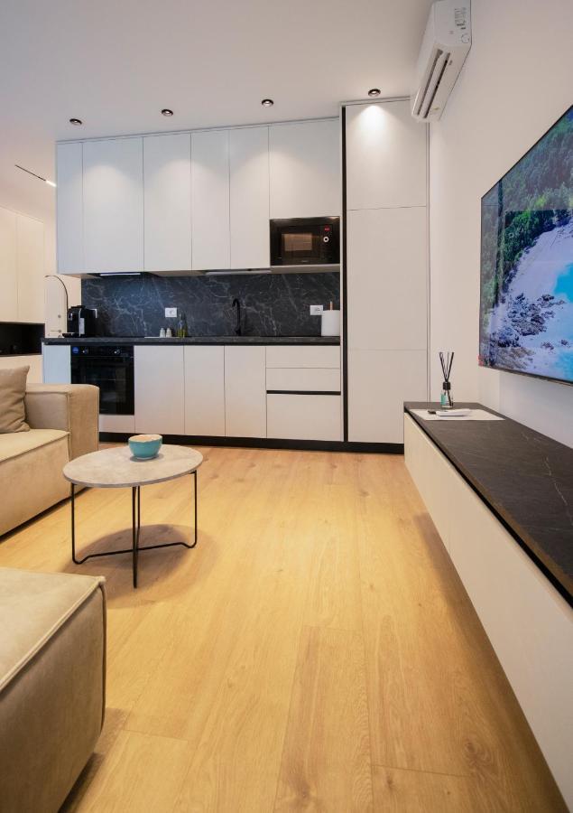 ティラナ Luxury Rooftop 23 Bed & Breakfast エクステリア 写真